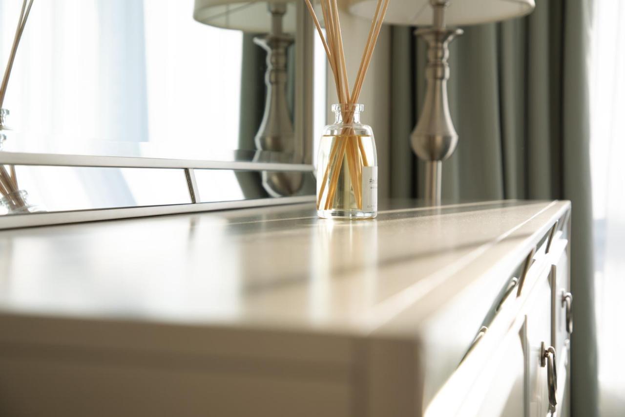 Nasma Luxury Stays - Pastel-Colored Apt With Jaw-Dropping Marina Views Dubai Ngoại thất bức ảnh